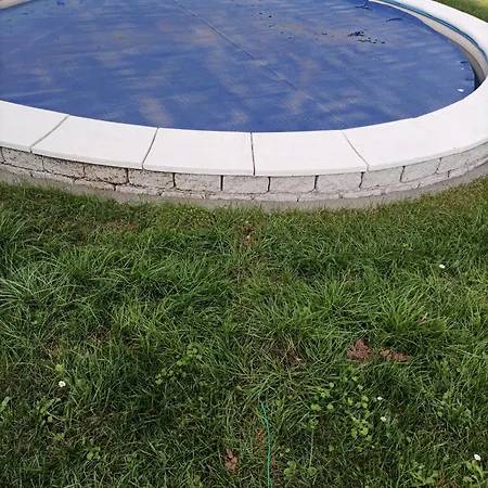 Gemuetlich Schnuckelige Mit -sommer- Pool Lägenhet *