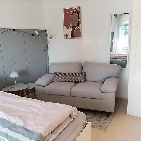 Gemuetlich Schnuckelige Mit -sommer- Pool * Nidderau